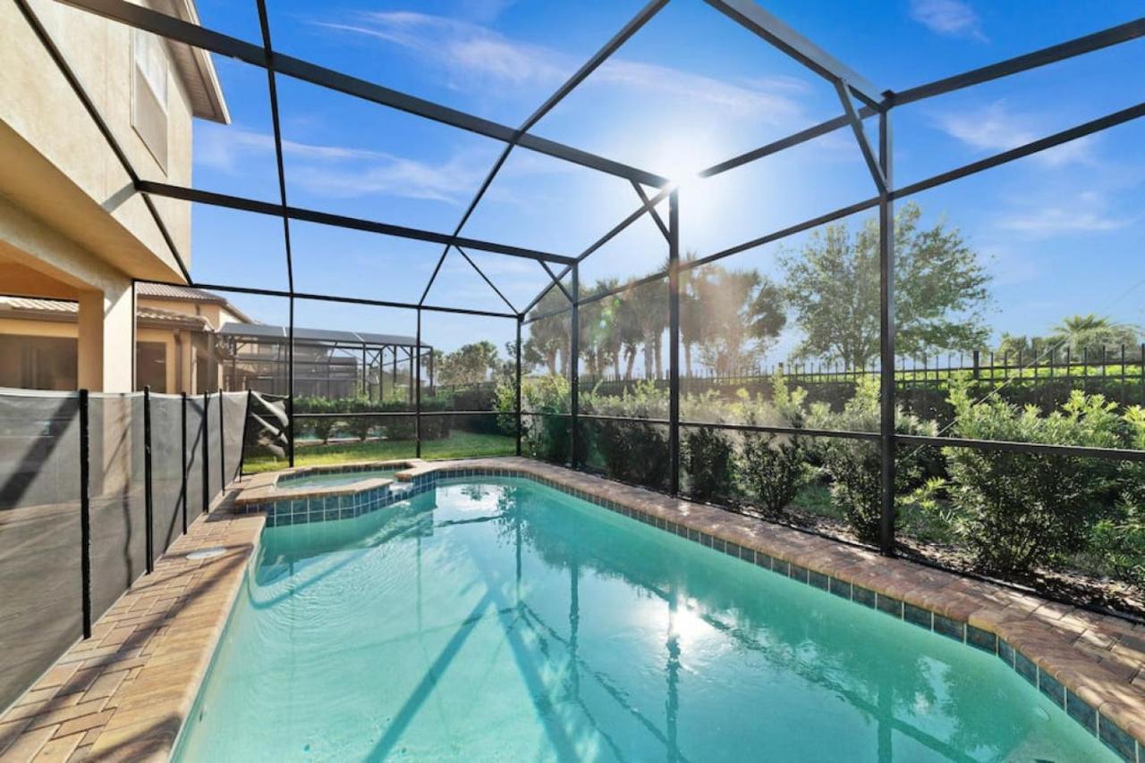 Luxury New Near With Pool 6bedrooms Villa
